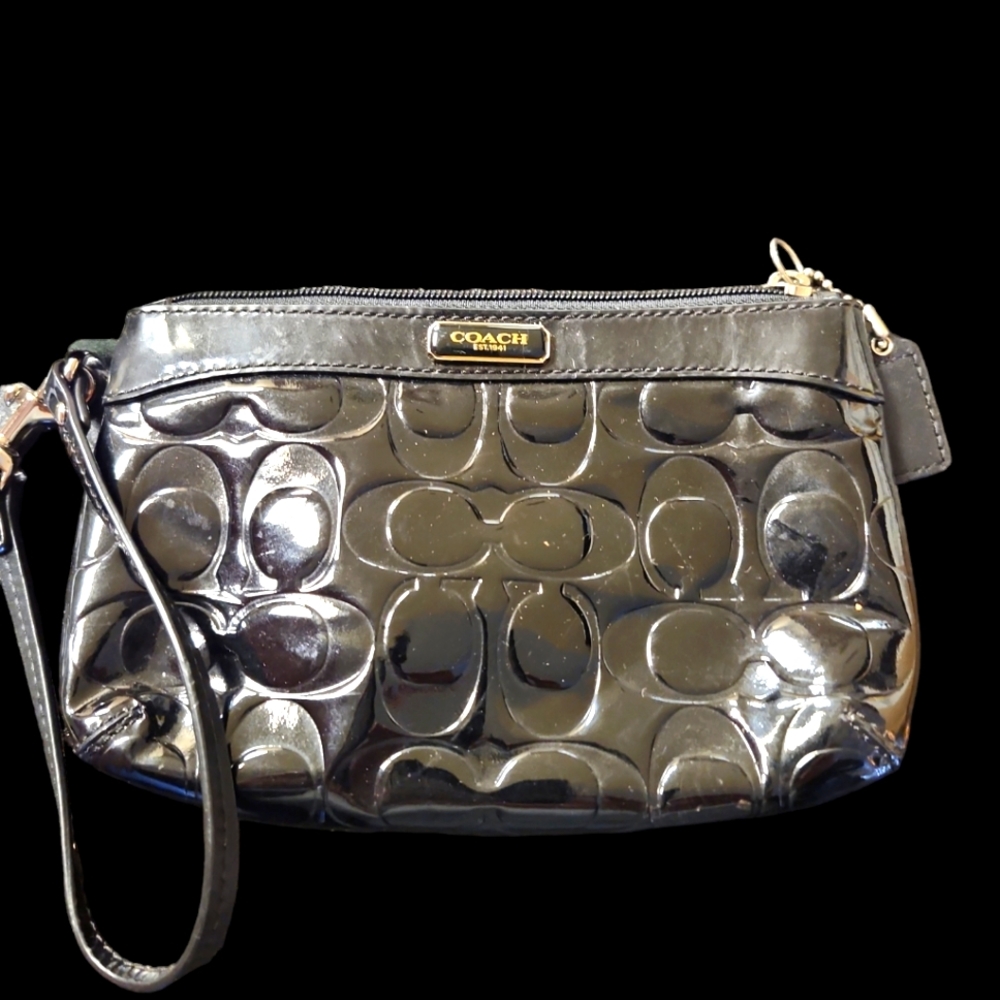 EUC Coach Patent Leather Wristlet